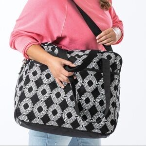 Diamond Geo Away For The Weekender